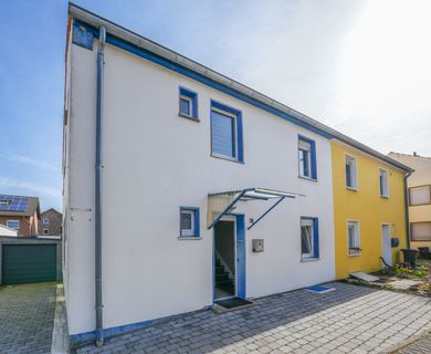 Ihr Zuhause in ruhiger Feldrandlage – Doppelhaushälfte mit Potential zur persönlichen Gestaltung.