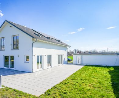 Traumhaus mit Einliegerwohnung – Stilvolle Architektur & moderne Technik in perfekter Harmonie