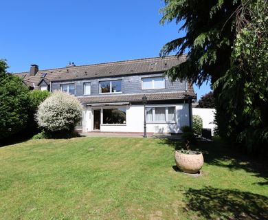 Großzügige Doppelhaushälfte mit Garage in gefragter Schlebuscher Wohnlage