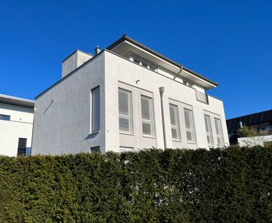 Exklusive Maisonette-Wohnung mit Garten in Refrath! Wie neu!