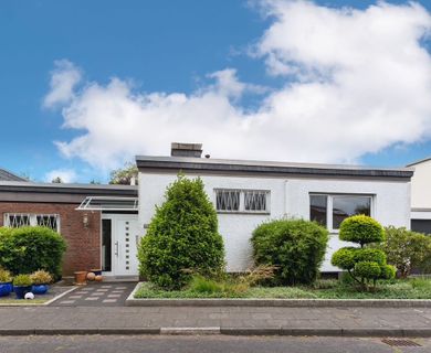 NEU: Geschmackvoll modernisierter Bungalow in ruhiger Sackgassenlage in Schlebusch
