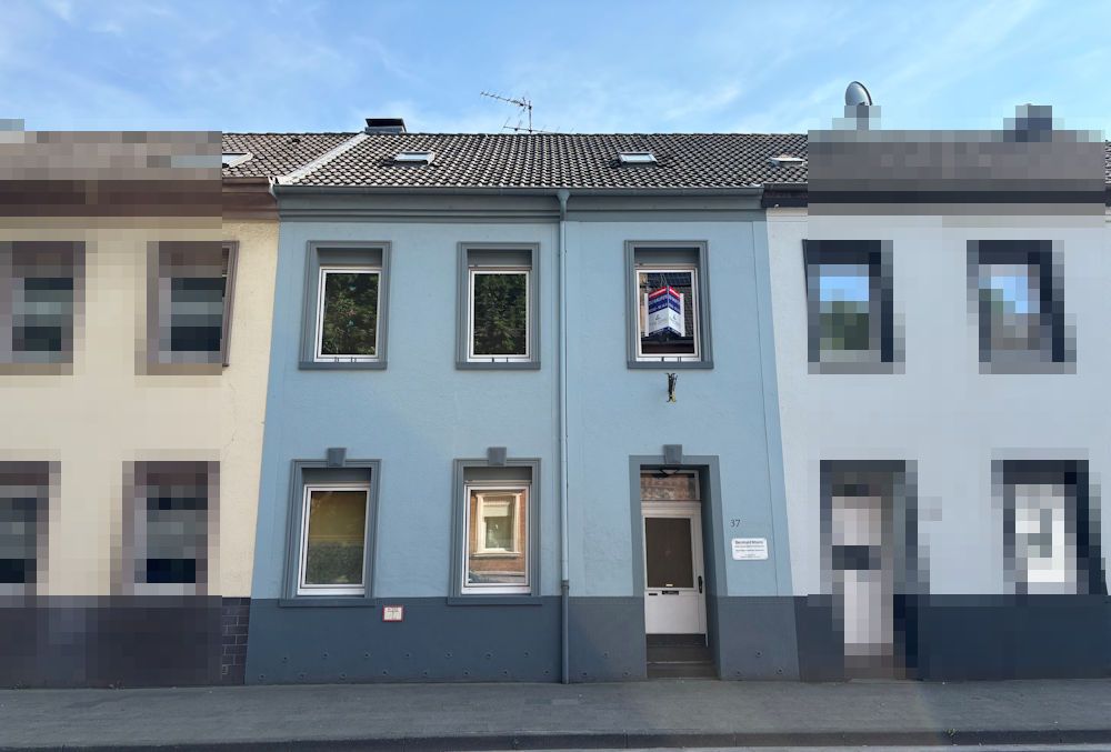 Besonderheit – im Zentrum von Dülken. Haus mit Carport, Innenhof und Dachterrasse.