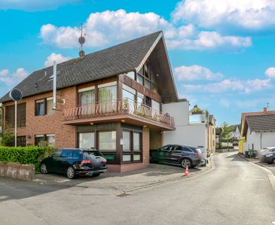 Vielseitiges Einfamilienhaus mit Einliegerwohnung in Heisterbacherrott *provisionsfrei*