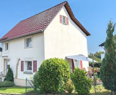 Frei ab dem 01.01.2026 – Ehem. gemütliches Bauernhaus top renoviert mit Garage und moderner Technik