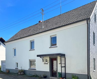 **PREISREDUZIERUNG**
Freistehendes Einfamilienhaus für den handwerklichen Hausherren – nahe Hamm (Sieg)!