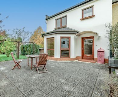 Charmantes Häuschen mit eigenem Garten – rechtlich wie eine Eigentumswohnung, faktisch fast autark