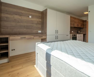 Frisch saniert, voll möbliert – dein kleines Zuhause mit Charme, Komfort und Blick ins Grüne