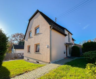 Charmantes Einfamilienhaus mit Garten und Stellplätzen nahe Wissen!