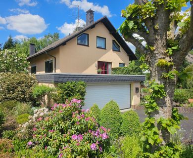 Geräumiges Einfamilienhaus mit Einliegerwohnung in ruhiger Sackgassenstraße!