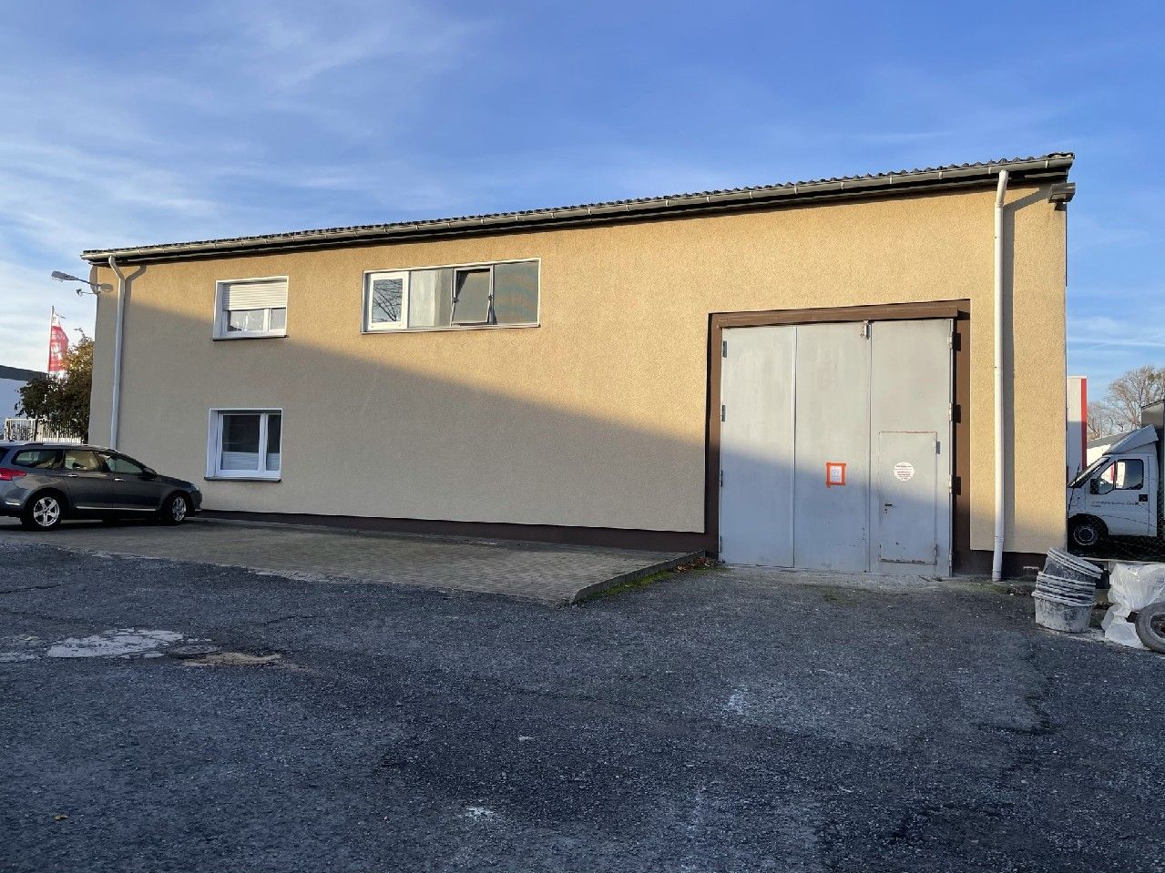 Lagerhalle mit Büroräume und Einliegerwohnung in zentraler Lage von Werl