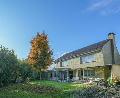 Einfamilienhaus auf 1.390 m² – Familienparadies mit weitläufigem Garten und vielseitigem Wohnkomfort