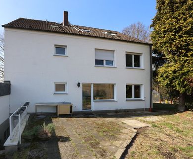 Südlich von Unna: 3 Familienwohnhaus mit freiwerdender EG-Wohnung