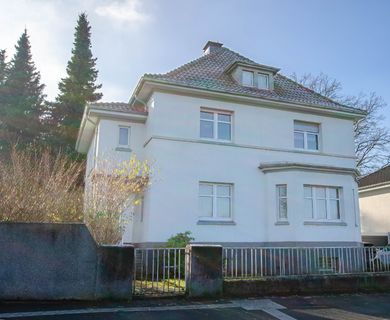 Innenstadtnahes Einfamilienhaus mit Garage, Terrasse und Garten