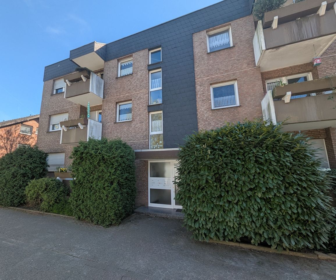 GEMÜTLICHE DACHGESCHOSS WOHNUNG MIT GARAGE IN WESEL