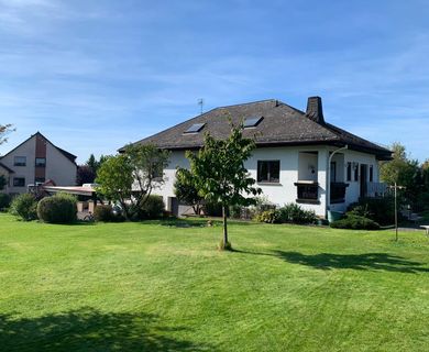 Charmanter Bungalow mit großem Garten in ruhiger Lage zwischen Weilburg und Limburg!