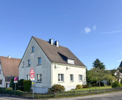 Charmantes Zweifamilienhaus in ruhiger Lage von Wissen mit Renovierungsbedarf und viel Potenzial!