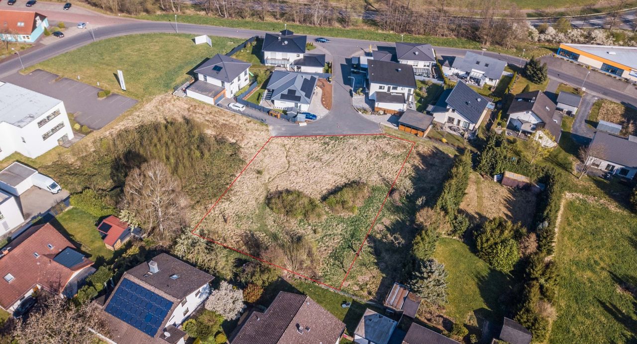 1.904 m² großes Pachtgrundstück im Mischgebiet von Hachenburg!