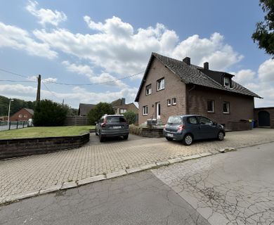ZWEIFAMILIENHAUS IN LÄNDLICHER UMGEBUNG VON NETTETAL ZU KAUFEN!!!