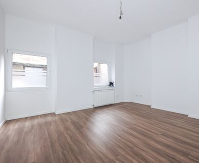 Sofort bezugsfreie Erdgeschoss-Wohnung in Denkmalschutz-Immobilie in Mülheim