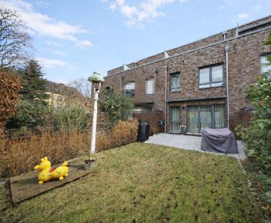 Verkaufsstart NEUE BAHNSTADT: Neuwertiges Reihenmittelhaus (Paeschke) mit ca. 170 m² Wfl.