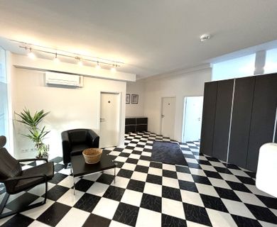 Düsseldorf-Stadtmitte! Großzügige Bürofläche! Provisionsfrei für den Mieter!