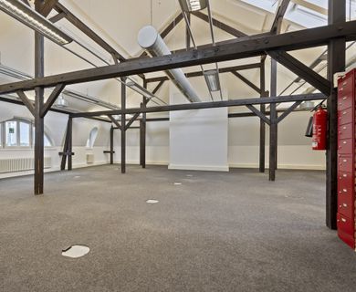 HISTORISCH BEDEUTEND, MODERN AUSGESTATTET: 212 m² BÜROFLÄCHE ZU MIETEN