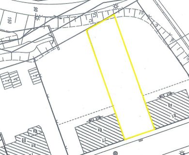 BAULÜCKE in Oberbarmen zwischen zwei historischen Mehrfamilienhäusern