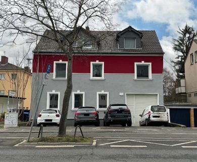 Kurzfristig bezugsfrei: Modernisiertes Wohn- und Geschäftshaus in zentraler Duisdorfer Lage