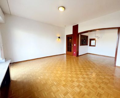 GROßZÜGIGE 2-WOHNUNG IN KREFELD-CRAUCAU ZU VERMIETEN!