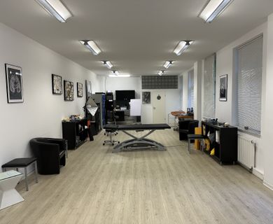Düsseldorf-Friedrichstadt! Ihre Kapitalanlage im Hinterhof! Großräumiges Büro mit PKW-Stellplatz!