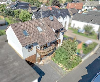 Alles andere als 08/15 – Individuelles Split-Level-Haus in Königswinter-Bockeroth