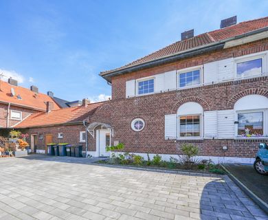 Historische Doppelhaushälfte aus dem Jahr 1938 – Ein Charmeur für Liebhaber klassischer Architektur