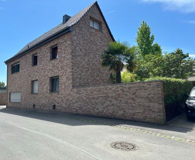 Verklinkertes EFH mit ELW und Garage in ruhiger Wohnlage & guter Anbindung – ca. 10 Min. vom Zentrum entfernt!