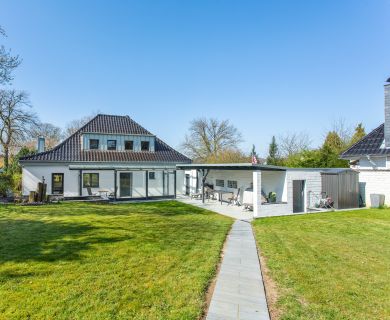 Luxuriöses Einfamilienhaus – komplett kernsaniert