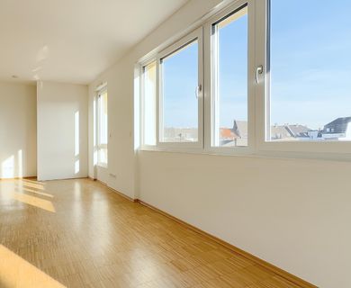 HOCHWERTIGE 4-ZIMMERWOHNUNG MIT BALKON ZU MIETEN!